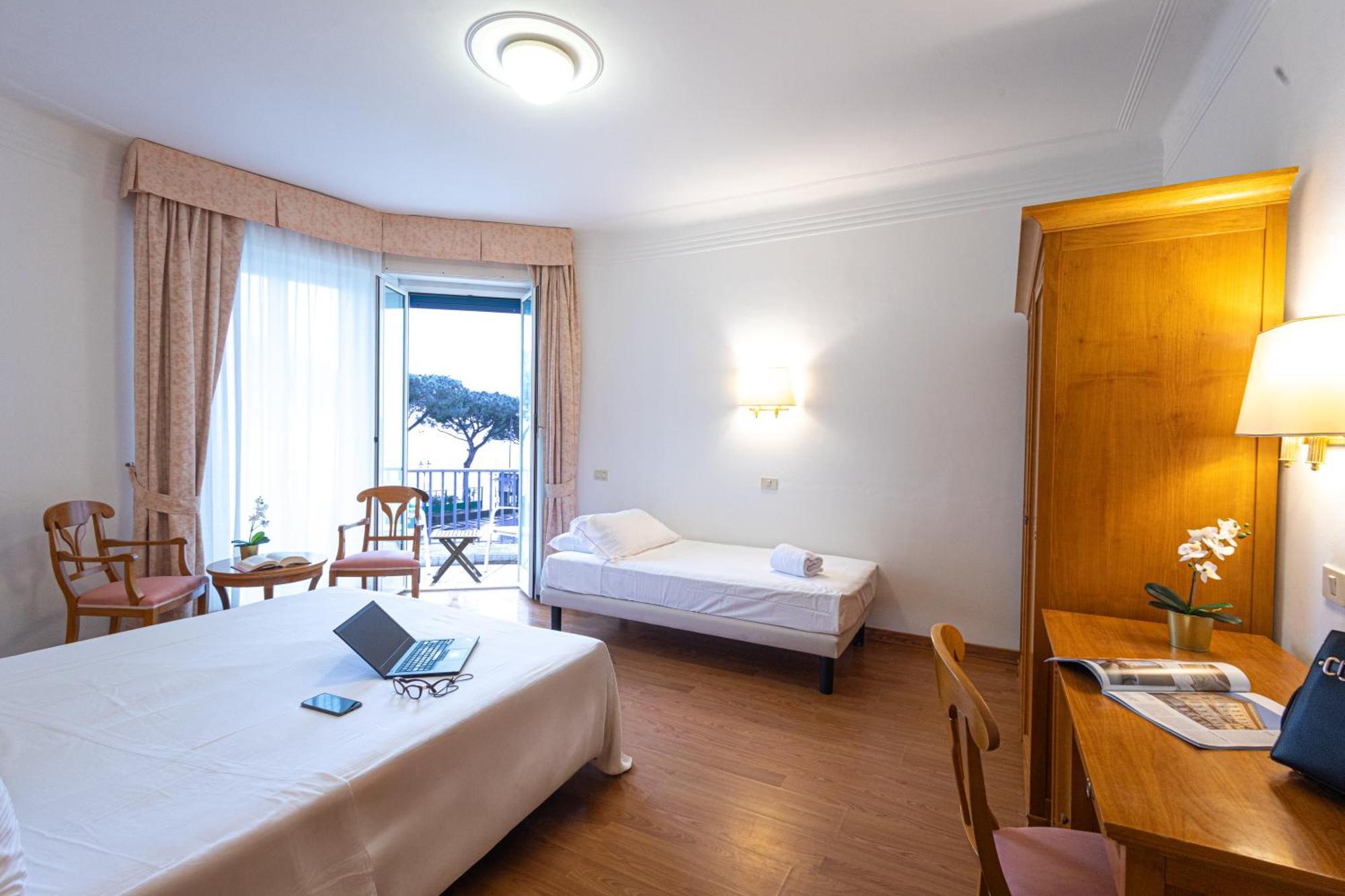 Majestic Hotel 4*